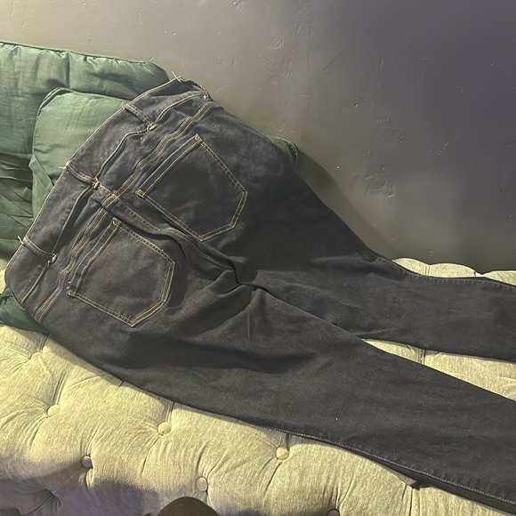 Jeans - Picture 2 of 4